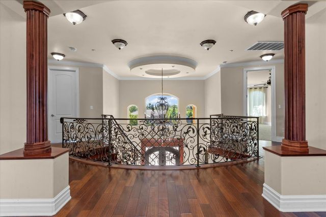 9570 S Canyon Ct, Orangevale, CA 95662