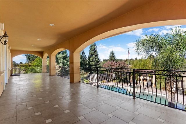 9570 S Canyon Ct, Orangevale, CA 95662