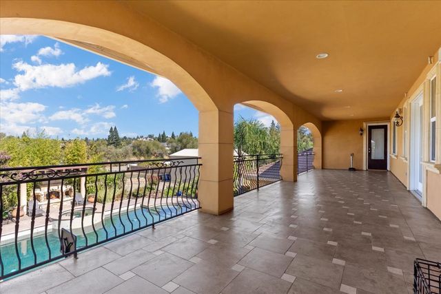 9570 S Canyon Ct, Orangevale, CA 95662