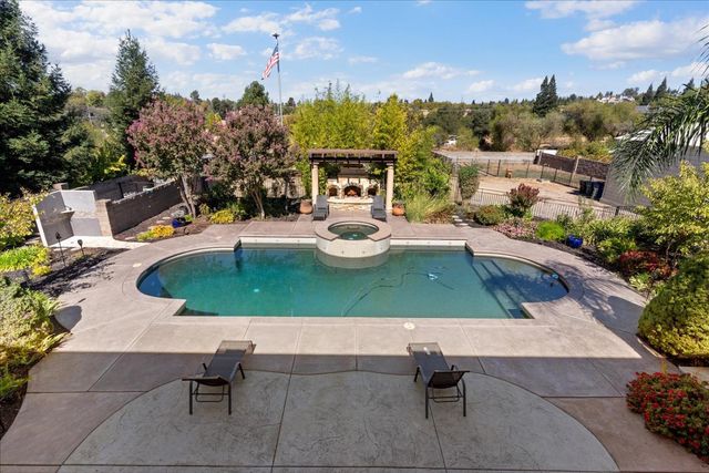 9570 S Canyon Ct, Orangevale, CA 95662