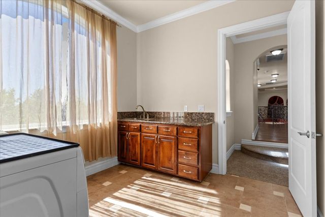 9570 S Canyon Ct, Orangevale, CA 95662