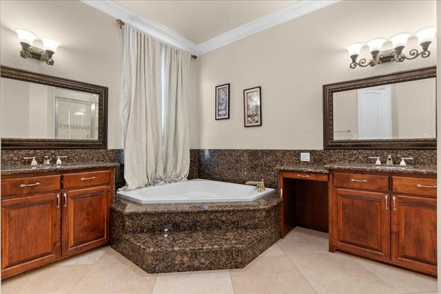9570 S Canyon Ct, Orangevale, CA 95662
