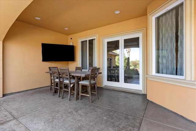 9570 S Canyon Ct, Orangevale, CA 95662