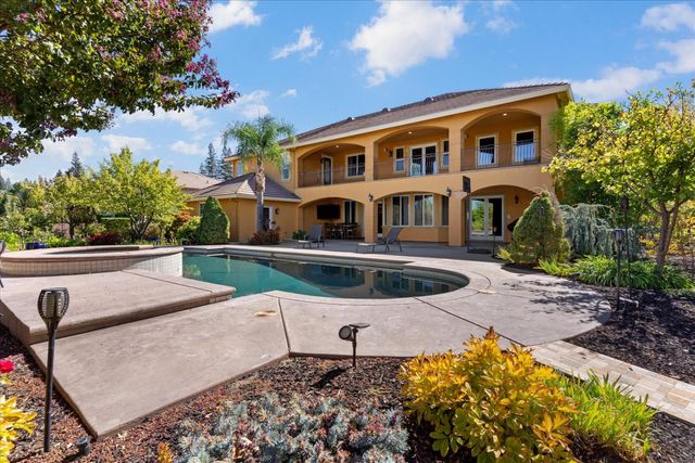 9570 S Canyon Ct, Orangevale, CA 95662