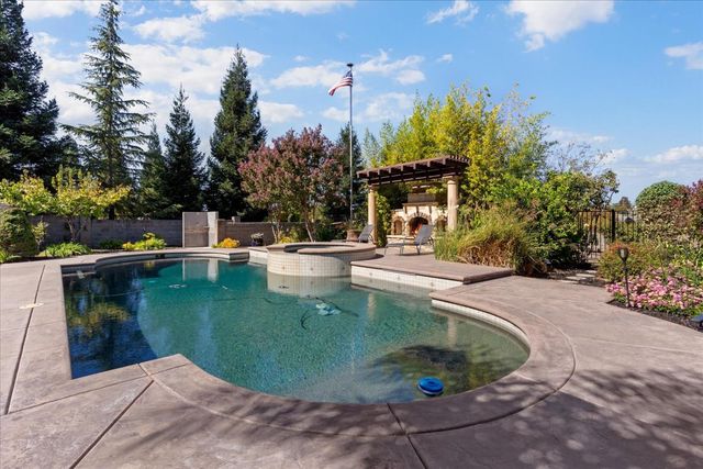 9570 S Canyon Ct, Orangevale, CA 95662
