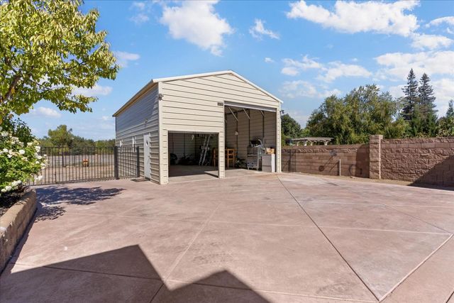 9570 S Canyon Ct, Orangevale, CA 95662