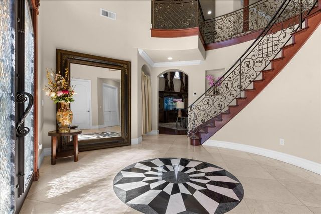 9570 S Canyon Ct, Orangevale, CA 95662