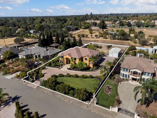 9570 S Canyon Ct, Orangevale, CA 95662