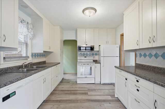 1489 Hoyt Avenue W, Falcon Heights, MN 55108