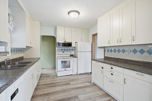 1489 Hoyt Avenue W, Falcon Heights, MN 55108