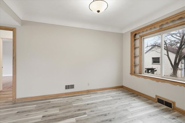 1489 Hoyt Avenue W, Falcon Heights, MN 55108