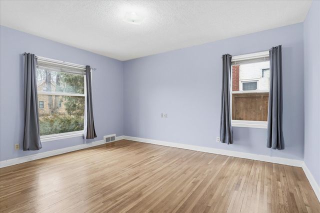 1489 Hoyt Avenue W, Falcon Heights, MN 55108