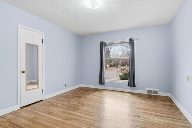 1489 Hoyt Avenue W, Falcon Heights, MN 55108