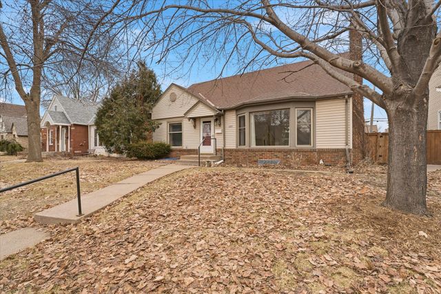 1489 Hoyt Avenue W, Falcon Heights, MN 55108