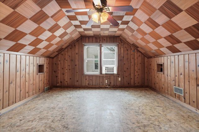 1489 Hoyt Avenue W, Falcon Heights, MN 55108