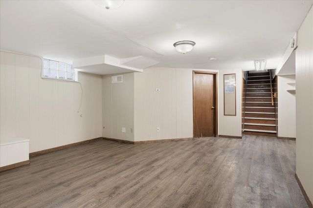 1489 Hoyt Avenue W, Falcon Heights, MN 55108