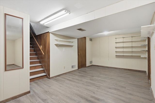 1489 Hoyt Avenue W, Falcon Heights, MN 55108