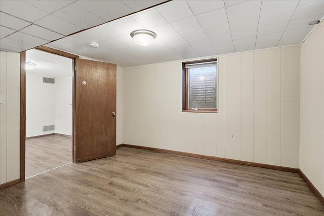 1489 Hoyt Avenue W, Falcon Heights, MN 55108