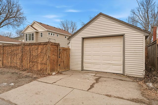 1489 Hoyt Avenue W, Falcon Heights, MN 55108