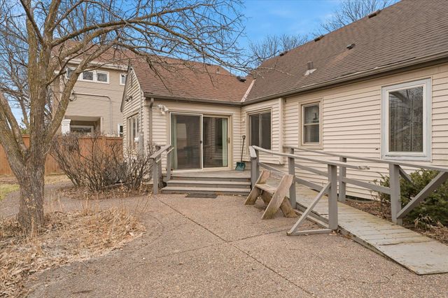 1489 Hoyt Avenue W, Falcon Heights, MN 55108