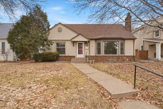 1489 Hoyt Avenue W, Falcon Heights, MN 55108