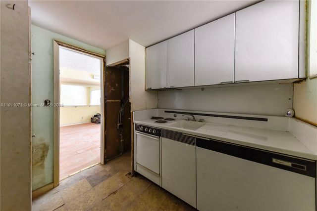 1220 71st St 16, Miami Beach, FL 33141