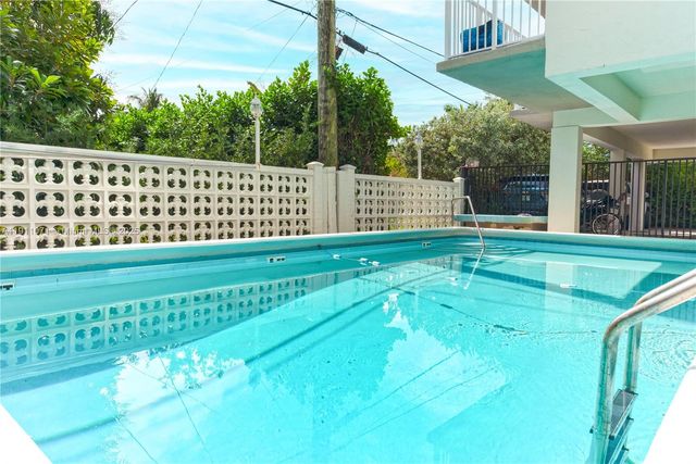 1220 71st St 16, Miami Beach, FL 33141