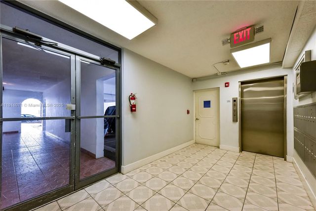 1220 71st St 16, Miami Beach, FL 33141