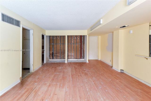 1220 71st St 16, Miami Beach, FL 33141