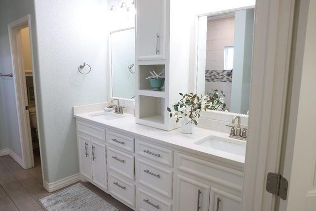 13 Southpointe, Rockport, TX 78382