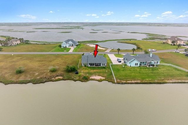 13 Southpointe, Rockport, TX 78382