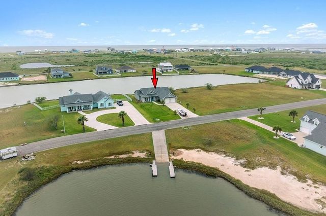 13 Southpointe, Rockport, TX 78382