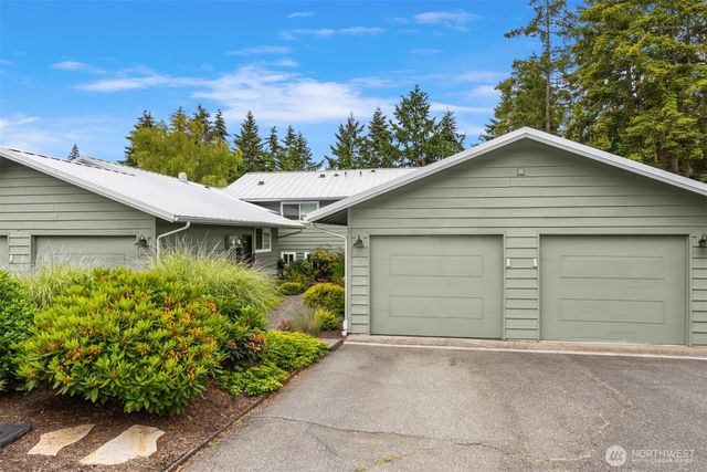 1011 Blue Heron Avenue NE, Bainbridge Island, WA 98110