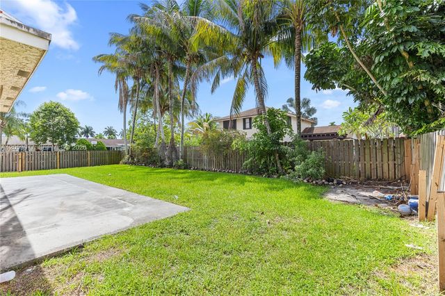 11610 NW 43rd St, Sunrise, FL 33323