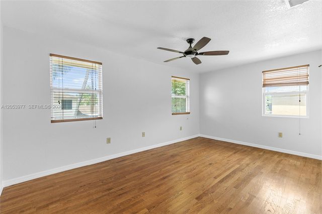 11610 NW 43rd St, Sunrise, FL 33323