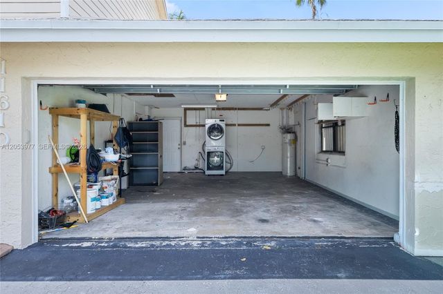 11610 NW 43rd St, Sunrise, FL 33323