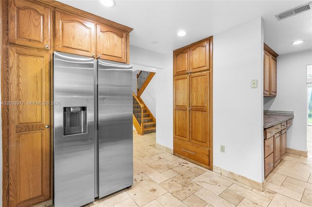 11610 NW 43rd St, Sunrise, FL 33323