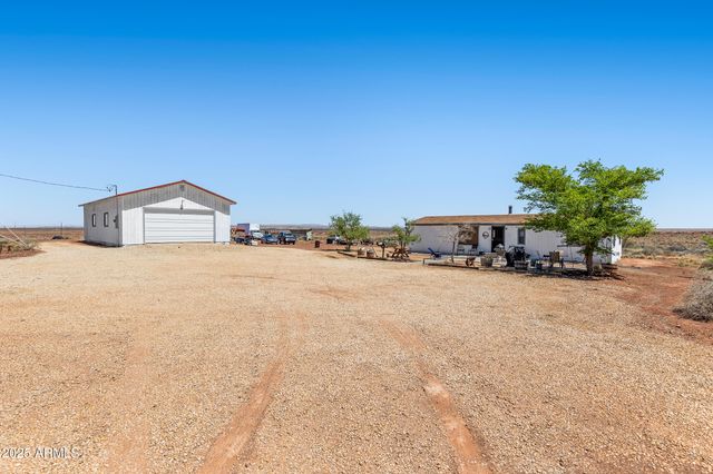8613 REATA Road, Winslow, AZ 86047