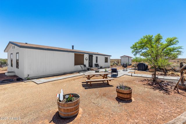 8613 REATA Road, Winslow, AZ 86047