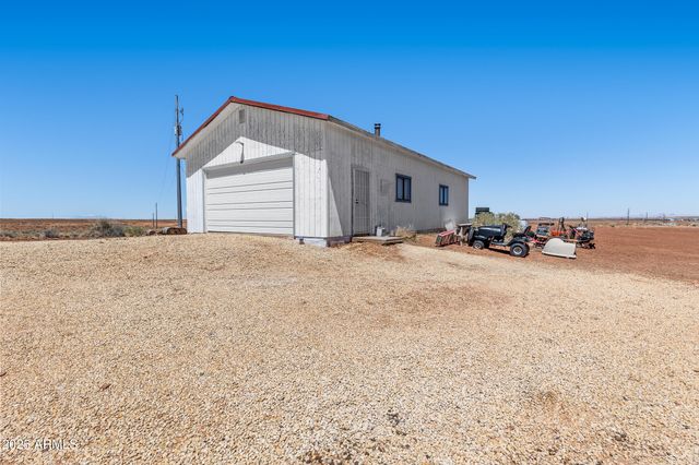 8613 REATA Road, Winslow, AZ 86047