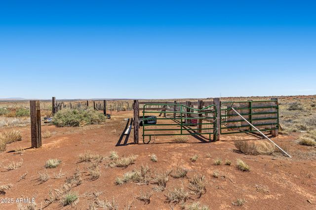 8613 REATA Road, Winslow, AZ 86047