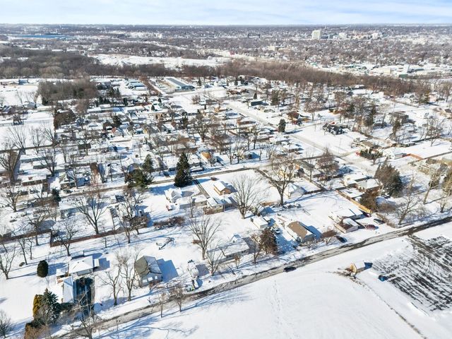 821 Penfield Avenue, Joliet, IL 60433