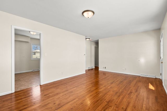 821 Penfield Avenue, Joliet, IL 60433