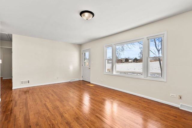 821 Penfield Avenue, Joliet, IL 60433