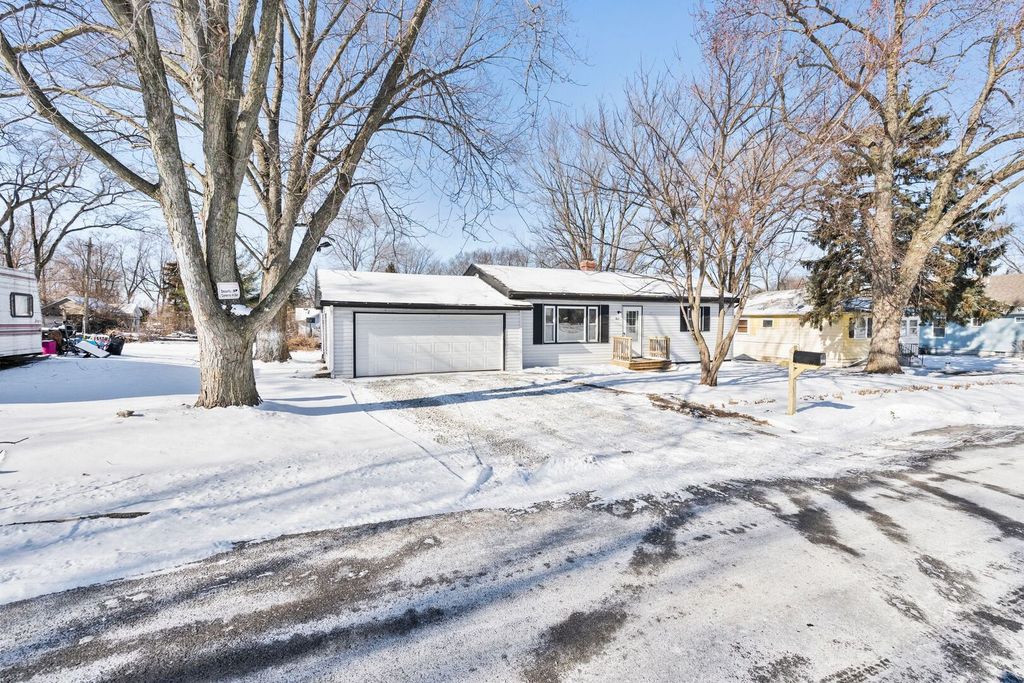 821 Penfield Avenue, Joliet, IL 60433