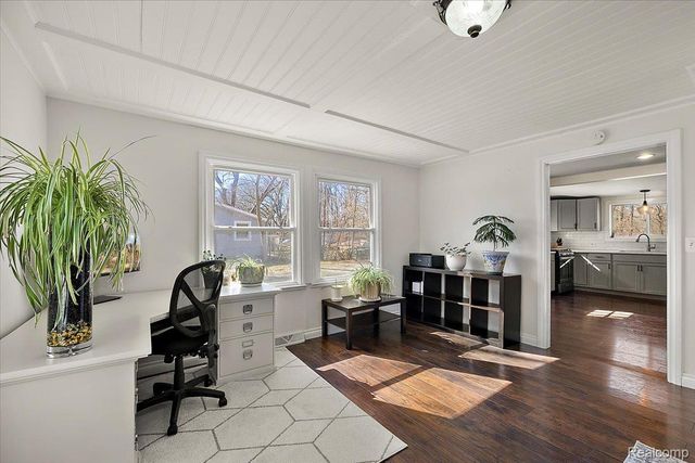 5275 Lake Grove Drive, White Lake Charter Township, MI 48383