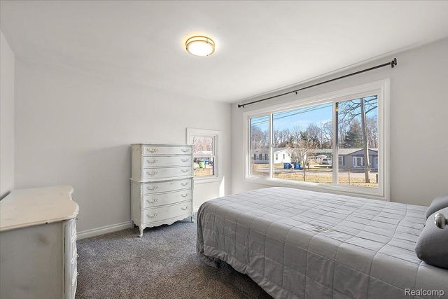 5275 Lake Grove Drive, White Lake Charter Township, MI 48383