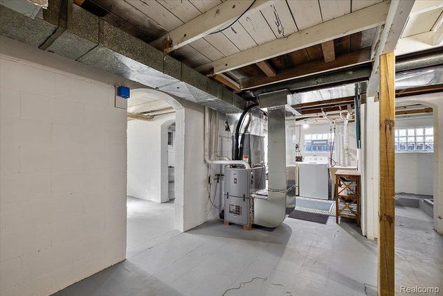 5275 Lake Grove Drive, White Lake Charter Township, MI 48383