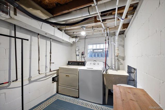 5275 Lake Grove Drive, White Lake Charter Township, MI 48383