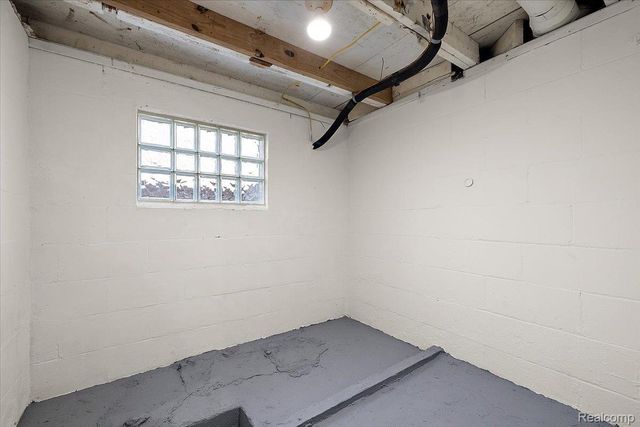 5275 Lake Grove Drive, White Lake Charter Township, MI 48383